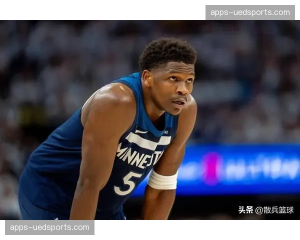 爱德华兹关键时刻每回合1.29分 控场效率联盟第一